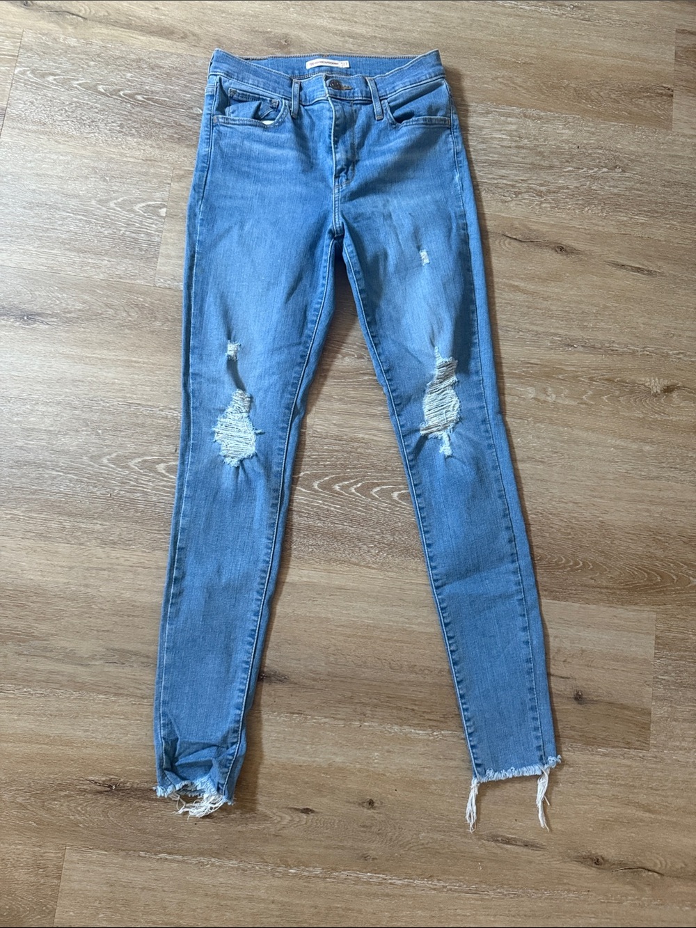 Levi's 720 high rise Light Blue Cropped Frayed-Hem Jeans